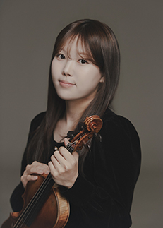 김지윤